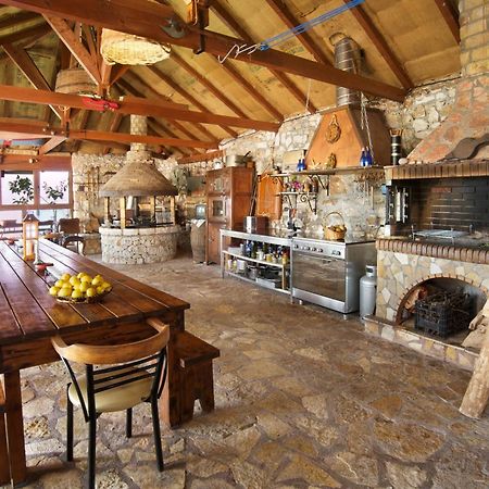 Dogis Retreat Apartment Agia Efimia Bagian luar foto