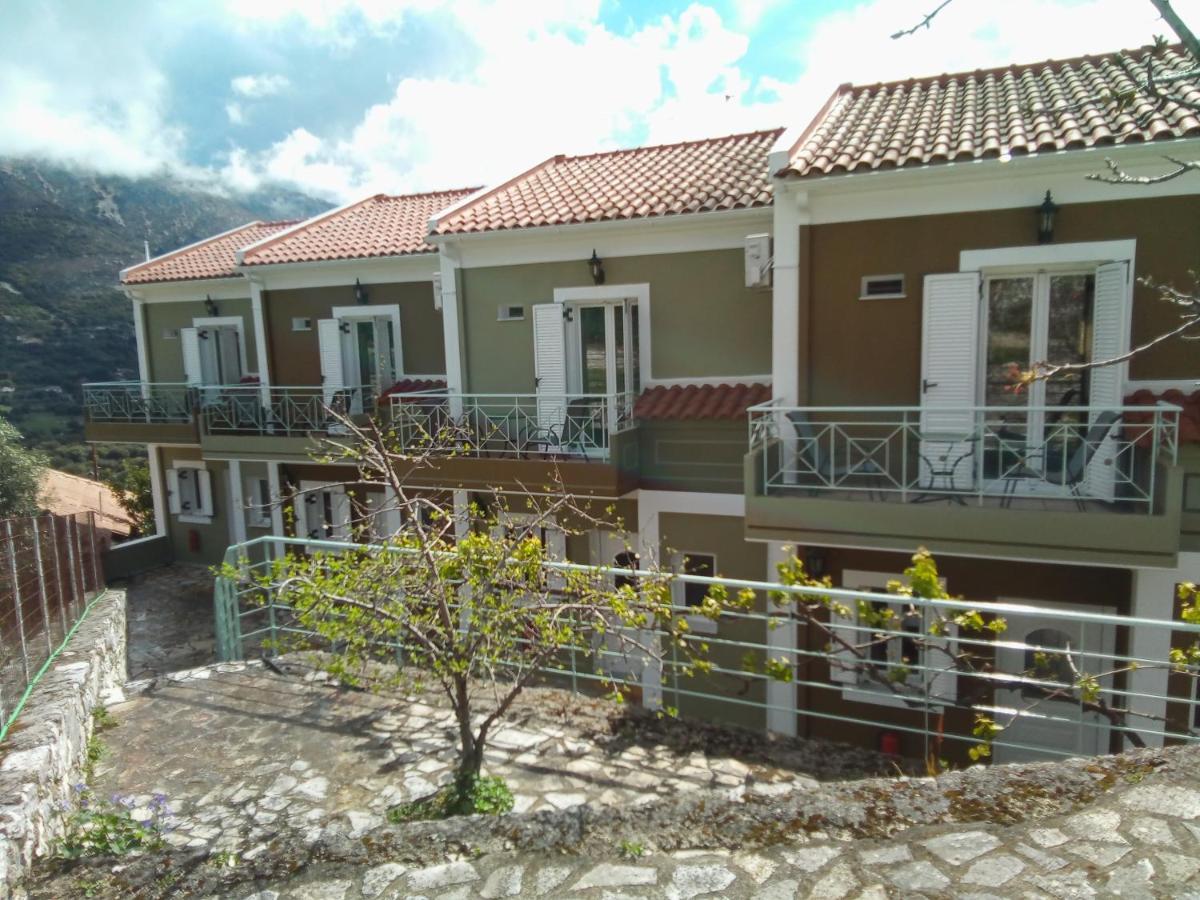 Dogis Retreat Apartment Agia Efimia Bagian luar foto