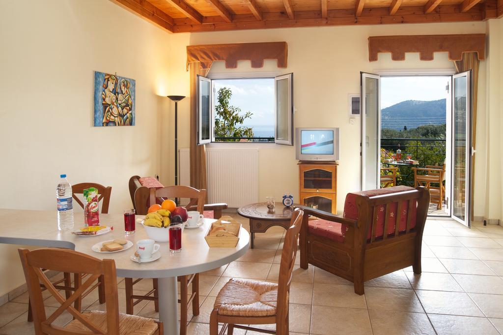Dogis Retreat Apartment Agia Efimia Ruang foto
